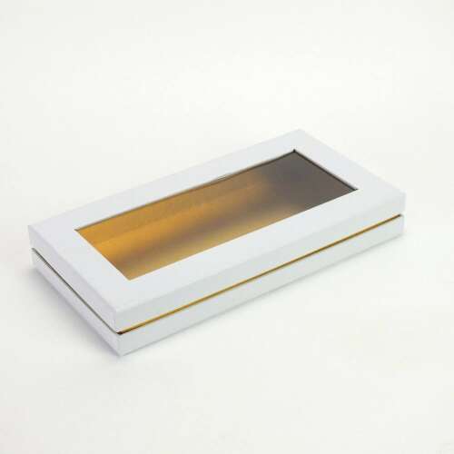 Plochá tehlová papierová škatuľa so zlatým interiérom biela