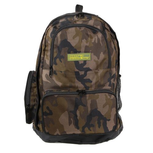 CARP ACADEMY Camo L hátizsák, elölnézet, terepmintával és több cipzáras rekesszel, tökéletes horgászfelszereléshez - Horgász hátizsák