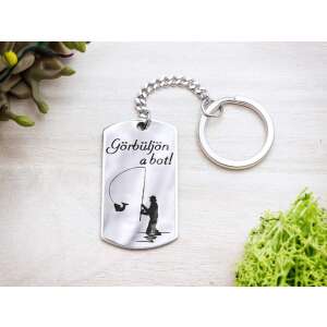 Acél kulcstartó horgász témájú mintával, a "Görbüljön a bot!" felirattal és egy horgász sziluettjével horgászbottal és halakkal - Ajándék kulcstartó