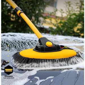 Teleszkópos autómosó kefe puha sörtékkel, a kefét mutatja használat közben egy autón - Autómosó kefe