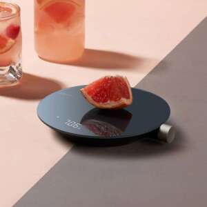 HOTO Smart Kitchen Scale QWCFC001, digital kitchen scale with a grapefruit on it, showing the weight in grams - Kitchen Scale
