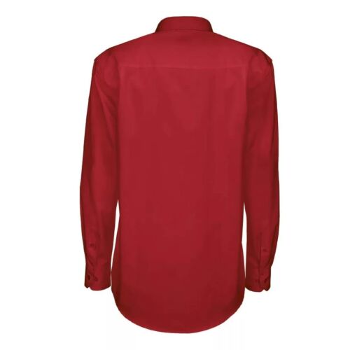 Hátulnézet egy piros színű B&C Sharp férfi hosszú ujjú ingről, 100% pamut twill anyagból, könnyen kezelhető kivitelben. - Férfi ing