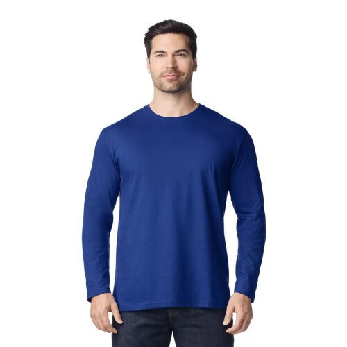 Gildan GI64400 Softstyle felnőtt hosszú ujjú póló királykék színben, férfi modellen, elölnézet - Férfi hosszú ujjú felső