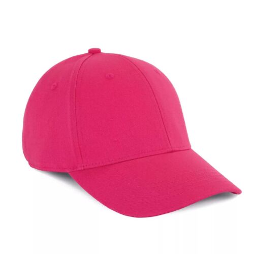 Ferdeszögű nézet a K-UP KP352 Gold Label 6-paneles fukszia pamut twill baseball sapkáról, egyszínű fehér háttéren, a karimát és az oldalsó paneleket mutatva - Férfi baseball sapka