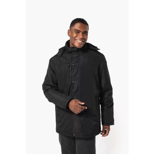Mosolygó férfi Kariban KA656 fekete parka levehető kapucnival, 3XL méretben, hétköznapi viseletben - Férfi kabát