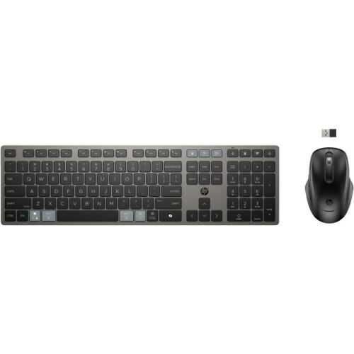 HP 725 többeszközös újratölthető vezeték nélküli Bluetooth billentyűzet és egér kombó fekete színben magyar kiosztással, billentyűzet, egér és USB vevő látható fehér háttéren - Billentyűzet