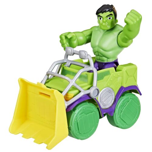 Spidey és csodálatos barátai Hulk figura zöld és sárga játékjárművet vezet, 3/4-es szögből fehér háttéren - Mesehős figura