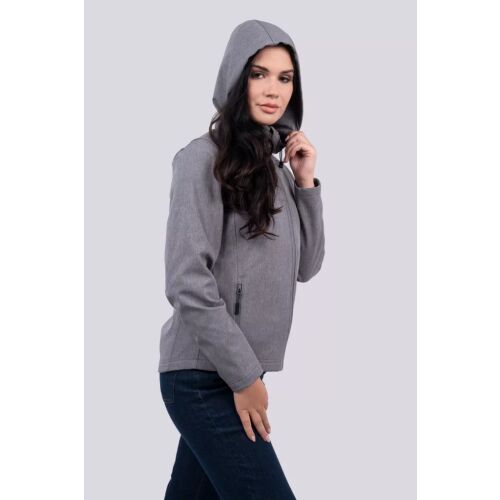 Legend Classics LE821 női szürke 3 rétegű softshell dzseki modellen viselve, oldalnézet, levehető kapucni, sportos viselet, outdoor ruházat - Női dzseki
