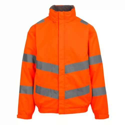 Regatta RETRW457 HI VIS CONTRACT DOVER PROFESSZIONÁLIS DZSEKI elölről, élénk narancssárga színben, feltűnő fényvisszaverő szalagokkal, magas láthatósági követelményekhez - Munkakabát