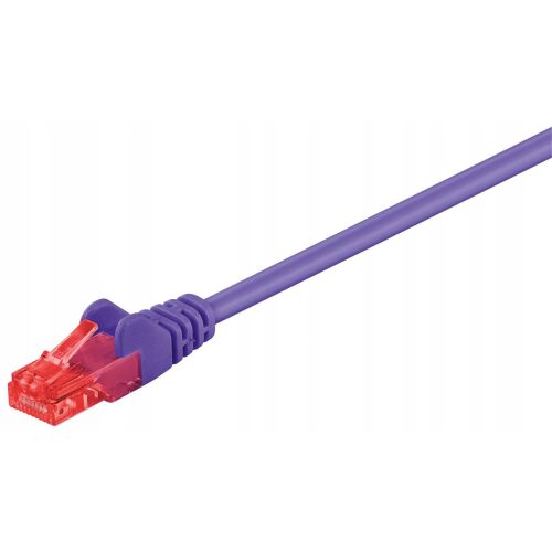MicroConnect U/UTP CAT6 10M lila LSZH patch kábel piros csatlakozóval fehér háttéren, ferde nézet - UTP kábel