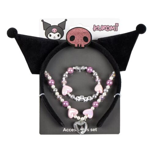 Hello Kitty Kuromi ékszer és hajpánt szett gyerekeknek, fekete Kuromi fül hajpánttal, rózsaszín és ezüst gyöngyös nyaklánccal szív alakú medálokkal és Kuromi medállal, valamint hozzáillő gyöngyös karkötővel 'LOVE' felirattal - Gyerek ékszer szett
