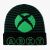 Xbox Symbol gyerek sapka, fekete és zöld csíkos sapka nagyméretű zöld Xbox logóval és ABXY gombokkal a fekete karimán, elölnézet sima háttér előtt