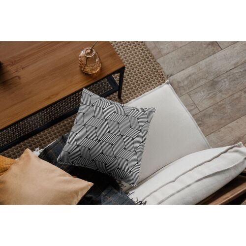 Bertoni KOCKA 40x40 cm díszpárna fekete-fehér geometrikus mintával egy kanapén, más párnákkal és dohányzóasztallal, felülnézet - Díszpárna