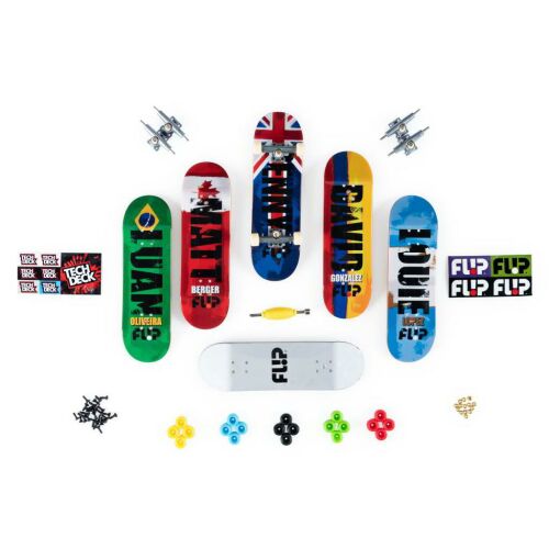 Colecție de fingerboard-uri Tech Deck cu diverse modele și accesorii