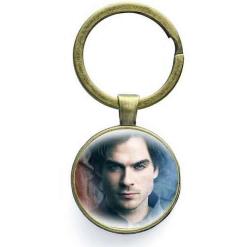 Vámpírnaplók Damon Salvatore kulcstartó 