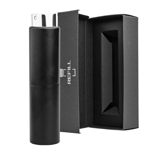 Creed Aventus EDP 15 ml újratölthető utazó atomizáló fekete színben, nyitott fekete díszdobozával, rajta 'REFILL' felirattal. - Újratölthető parfümszóró