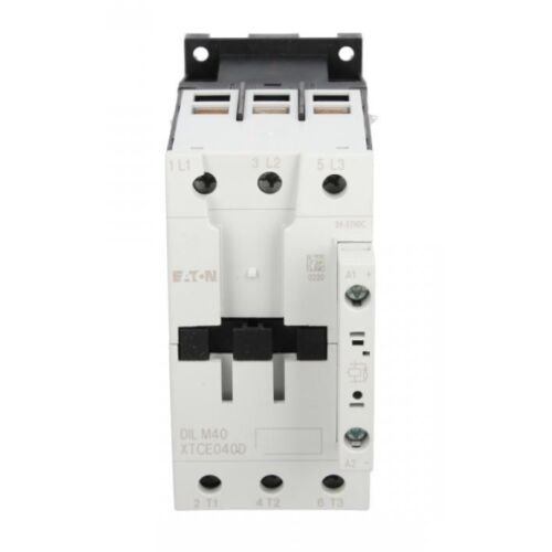 Eaton DILM40 3P 24-27V DC 0Z 0R ipari teljesítménykapcsoló, elölnézet fehér háttérrel - Áram-védőkapcsoló