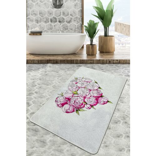 L'essential Maison Peonia Djt (70 x 120) több színű fürdőszőnyeg élénk bazsarózsa mintával, luxus fürdőszoba környezetben, bemutatva esztétikus megjelenését és puha textúráját - Fürdőszoba szőnyeg