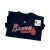 Majestic Braves MLB junior sötétkék póló, ferde közelkép az elejéről, Braves logóval és címkékkel, L méret