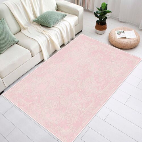 Conceptum Hypnose Carpet 60 x 100 rózsaszín modern nappaliban, fehér kanapéval, elegáns és kényelmes atmoszférát teremtve - Otthon és kert