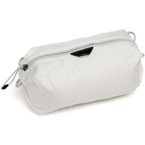 PEAK DESIGN Pakoló Kocka X-Small fehér és szürke színben, BUP-CD-XS-1, ferde nézet fehér háttéren, hatékony utazásszervezéshez tervezve. - Divat és öltözködés