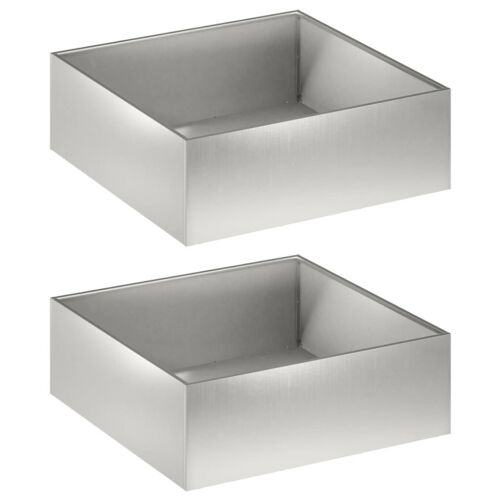 Két egyforma Kerti cserép 2 db Ezüst 60 x 60 x 20 cm Rozsdamentes Acél négyzet alakú rozsdamentes acél virágtartó, szögletes nézetből, belső részüket mutatva, sima fehér háttéren, kiemelve designjukat és anyagukat. - Kert