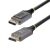 Szögletes nézet a StarTech.com DP21V-1M-DP54 DisplayPort kábel végeiről, bemutatva a StarTech.com logót és a 10K 60Hz UHBR 13.5 márkajelzést