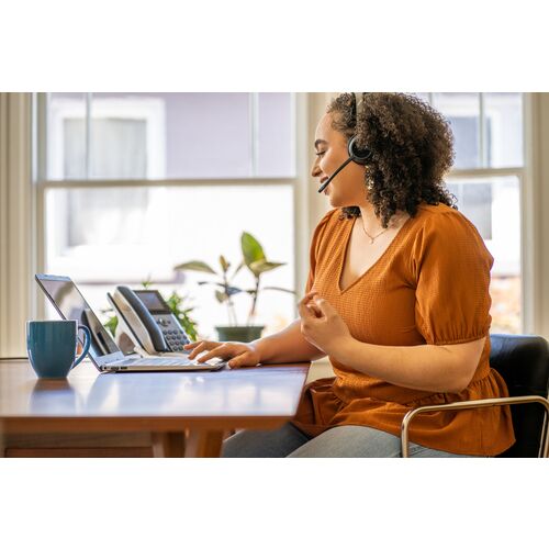 HP Poly Voyager 4320-M + USB-A–USB-C-kábel + BT700 hardverkulcs Headset
