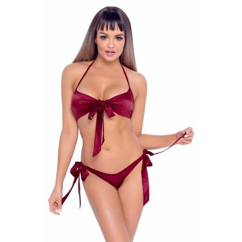 Model visel Cottelli LINGERIE piros melltartó és bugyi szettet, elölnézet, állítja a megkötős bugyit, bemutatva a szatén anyagot és a masni részleteket - Erotikus fehérnemű