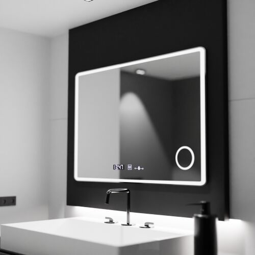 LED Fürdőszoba Tükör 100x60 Aura Riflesso Puro MotionGlow Marcello, dimmelhető világítással, páramentesítő rendszerrel és órával egy modern fürdőszobai környezetben, fehér mosdó felett - Fürdőszobatükör