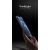 Kézben tartott OnePlus 10 Pro alig látható 111D kijelzővédő fóliával, hangsúlyozva a vékony és könnyű kialakítást, valamint az egyszerű telepítést