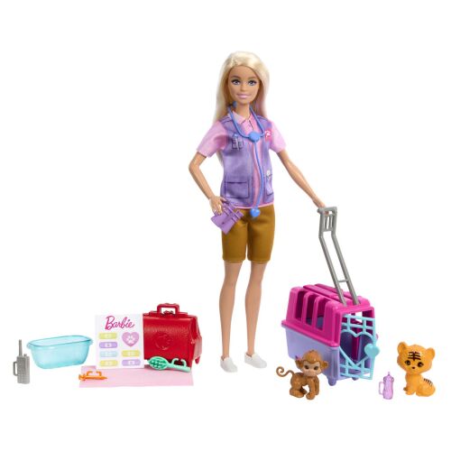 BARBIE LEHETSZ BÁRMI Állatmentő Barbie baba állatorvosi ruhában, guruló kisállat-hordozó mellett áll, majom és tigris figurákkal - Mesehős figura