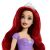 Közelkép DISNEY HERCEGNŐ BABÁ ARIEL 30CM baba arcáról, vörös hajjal, kék szemekkel és tiarával