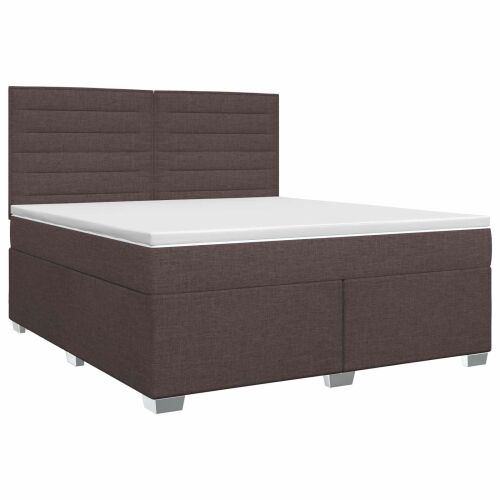 vidaXL Boxspring ágy matraccal, sötétbarna szövet, 180x200 cm, állítható fejtámlával, 3/4 nézet fehér háttéren 
