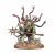 Festett Warhammer 40K Orkok Weirdboy Citadel miniatúra fehér háttéren, készen az asztali stratégiai játékra