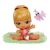 Bratz Babyz Fianna baba zöld-rózsaszín szőnyegen ülve cumisüveg kulcstartóval és pillangó kiegészítővel, fehér háttérrel