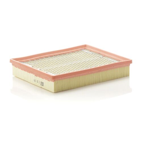 MANN-FILTER C 30 170 téglalap alakú autó légszűrő Cadillac BLS, Opel Signum, Opel Vectra C és Saab 9-3 modellekhez, ferde nézet fehér háttéren - Autó levegőszűrő