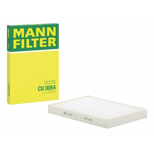 MANN-FILTER CU 3054 utastér levegőszűrő autókhoz, bemutatva a szűrőelemet és a sárga-zöld márkás csomagolását - Autó levegőszűrő