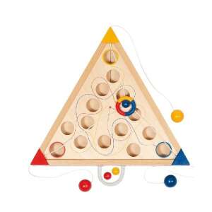 Goki Tricours fa ügyességi játék, háromszög alakú tábla lyukakkal és húrokkal a színes golyók vezetéséhez - Goki
