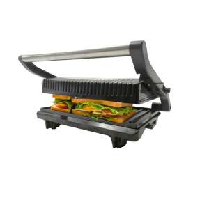 Контактен грил и сандвичмейкър 2 в 1 Bass в употреба, правене на сандвич - Уред за приготвяне на сандвичи