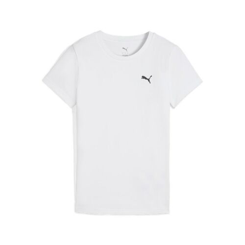 Elölnézeti kép egy fehér Puma WARDROBE ESS Slim Tee pólóról, laposan elrendezve, kiemelve a Puma logót a bal mellrészen, ideális e-kereskedelmi termékmegjelenítéshez. 