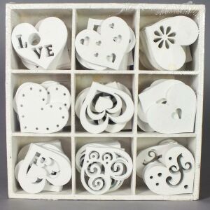 Doboz 90 db Fehér Fa Dekorációs Szív Különböző Kivágott Mintákkal - Fa felirat & dekorációs elem
