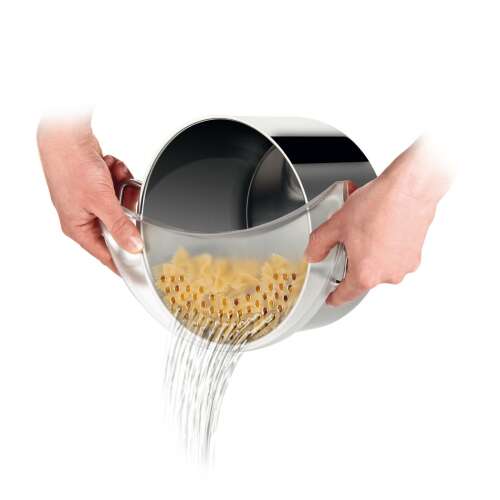 Tescoma PRESTO Universal Strainer in use, straining pasta