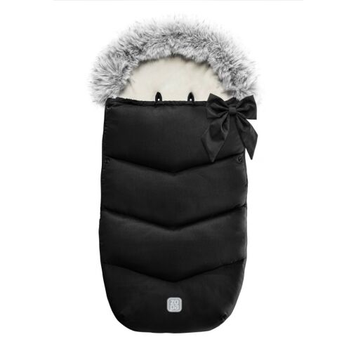 ZOPA téli bundazsák Fluffy Arctic Black műszőrme szegéllyel és dekoratív masnival, ferde nézet, ideális babakocsikhoz - Lábzsák és bundazsák