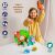 Egy kislány boldogan tartja a Faarát KIDS HITS Erdő állatai 3D puzzle fából készült állatfiguráit, szöveggel kiemelve a 'Tanulj számokat, betűket, színeket!' és a 'Logikai gondolkodás', 'Érzékszervi képességek', 'Finommotorikus készségek', 'Kreativitási készségek' fejlesztését.