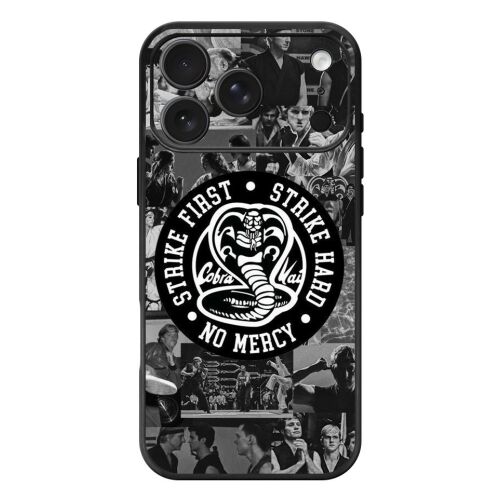 Cobra Kai iPhone 17 Pro Max / 18 Pro Max MagSafe tok fekete-fehér kollázs mintával, Cobra Kai jelenetekkel és a 'Strike First. Strike Hard. No Mercy.' Cobra Kai logóval. 