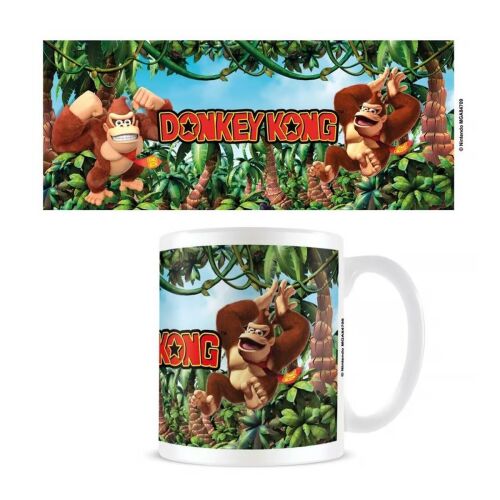 Donkey Kong 3D Dzsungel fehér kerámia kávésbögre, amin Donkey Kong liánokon leng egy dzsungel jelenetben, hivatalos Nintendo termék a Pyramid Internationaltől - Pyramid