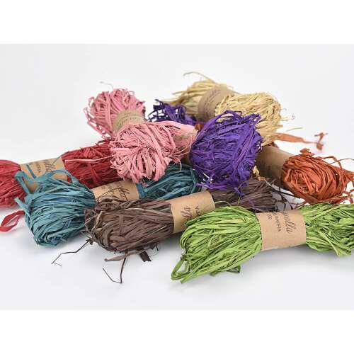 Sortiment an Raffia-Streifen in verschiedenen Farben, ideal zum Verpacken von Geschenken und zur Dekoration