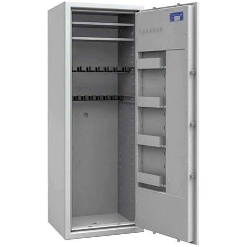 ISS Fegyverszekrény MAX fegyverszekrény elektromos zárral, nyitott ajtó nézet, belső polcokkal és fegyvertartókkal