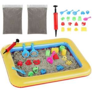 Kinetikus homok játszókészlet felfújható homokozóval, formákkal, eszközökkel és két zacskó homokkal - Kruzzel